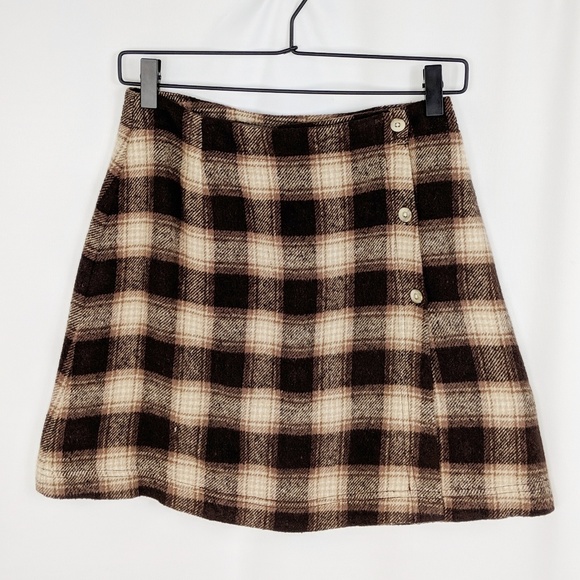***SOLD****American Eagle Outfitters Plaid Skirt - Picture 2 of 7